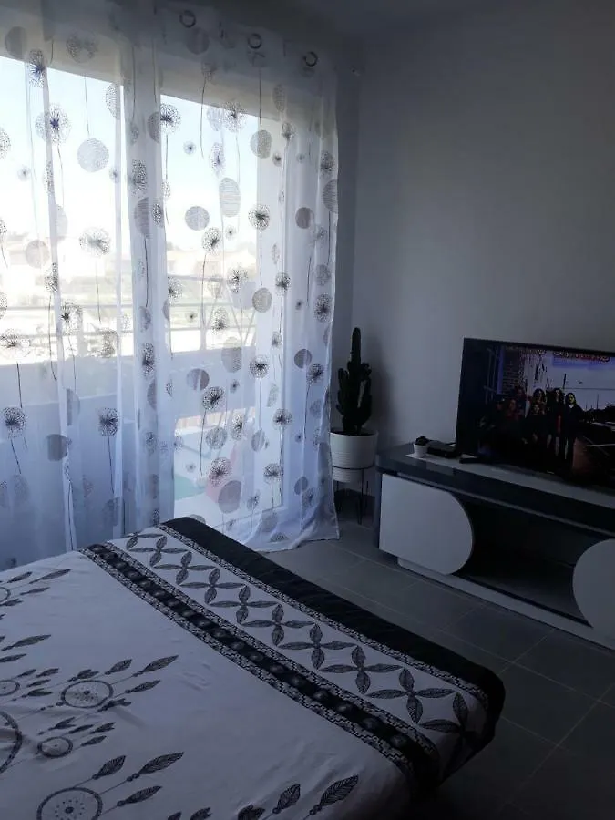Appartement Neuf A 2Min Du Village De Marques Et Du Stadium Miramas